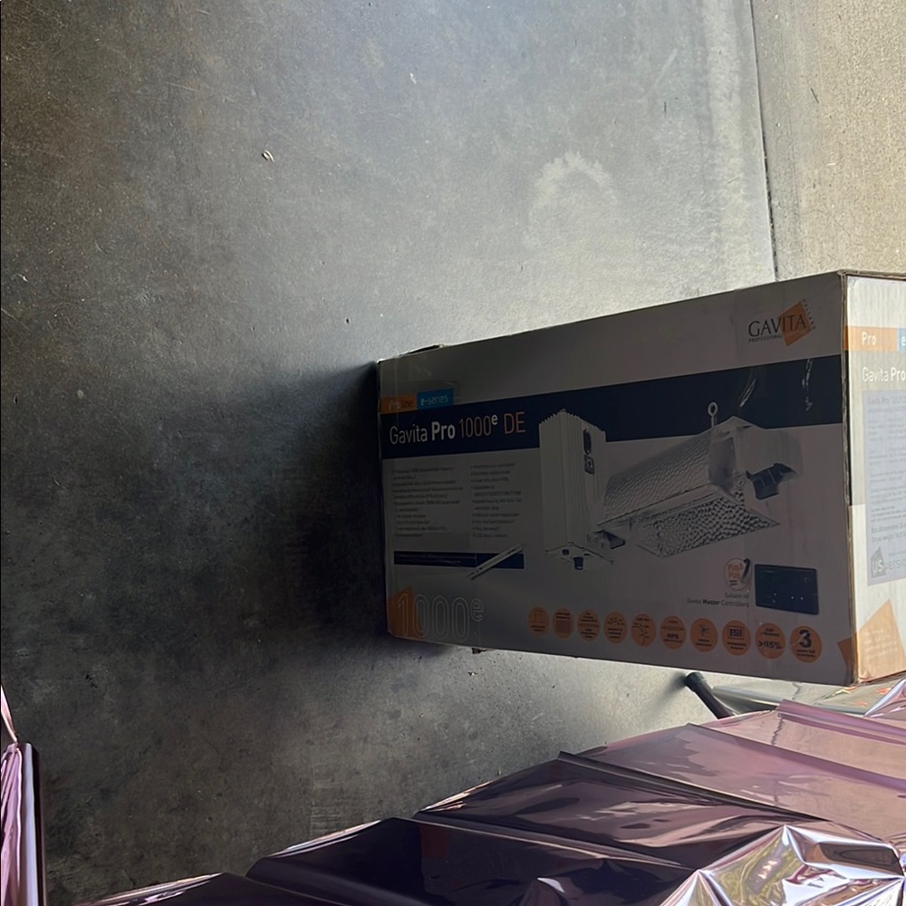 Gavita Pro 1000e DE Grow Light